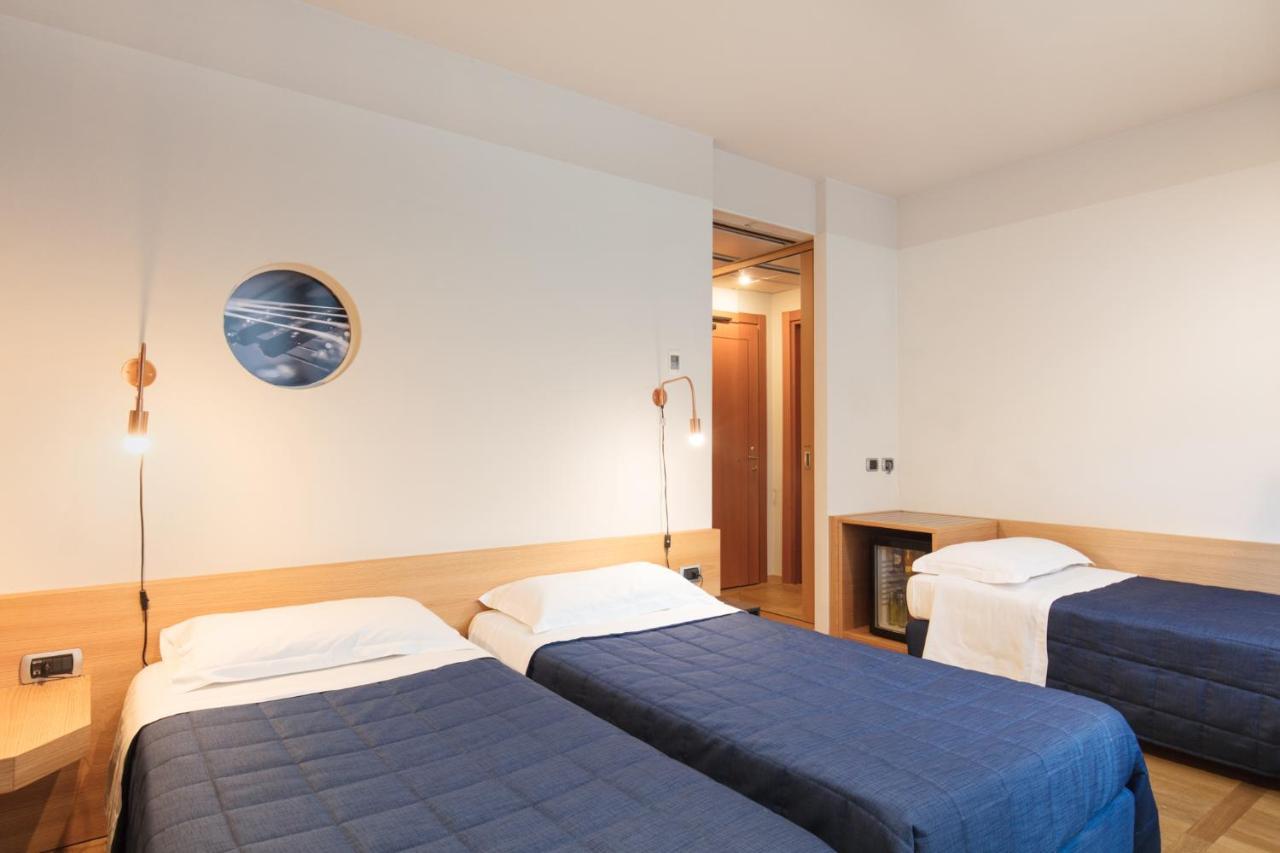 Garda Hotel モンティキアーリ エクステリア 写真