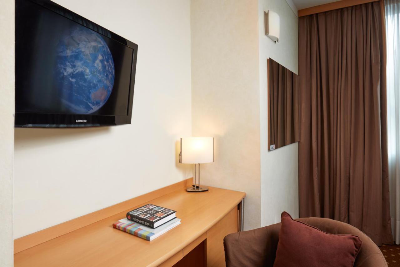 Garda Hotel モンティキアーリ エクステリア 写真