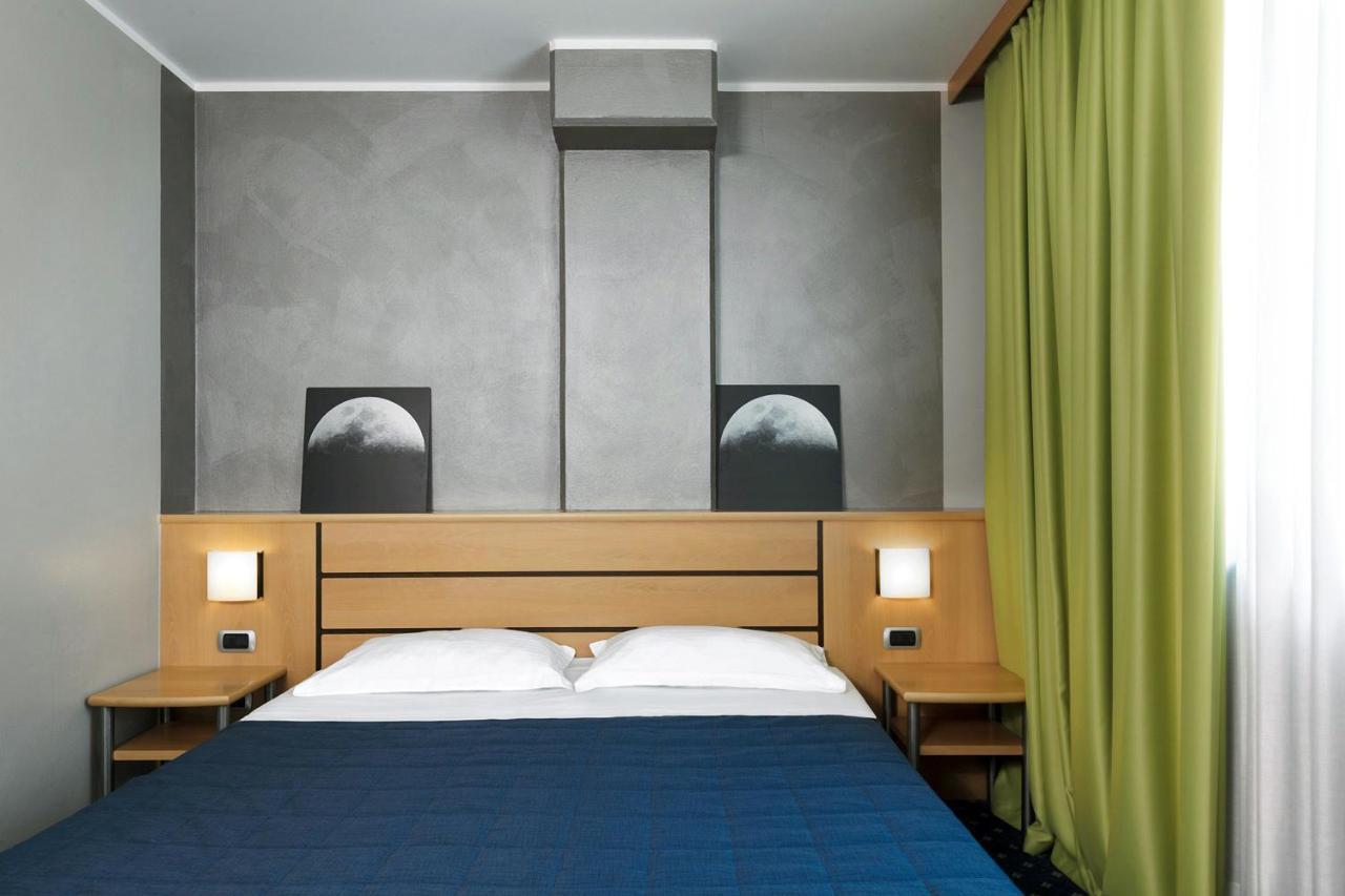 Garda Hotel モンティキアーリ エクステリア 写真