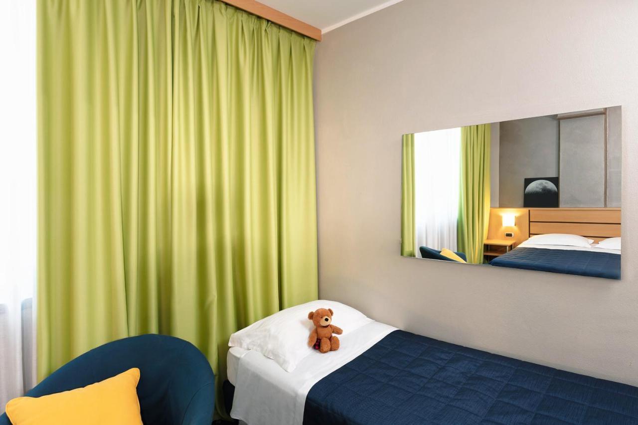 Garda Hotel モンティキアーリ エクステリア 写真