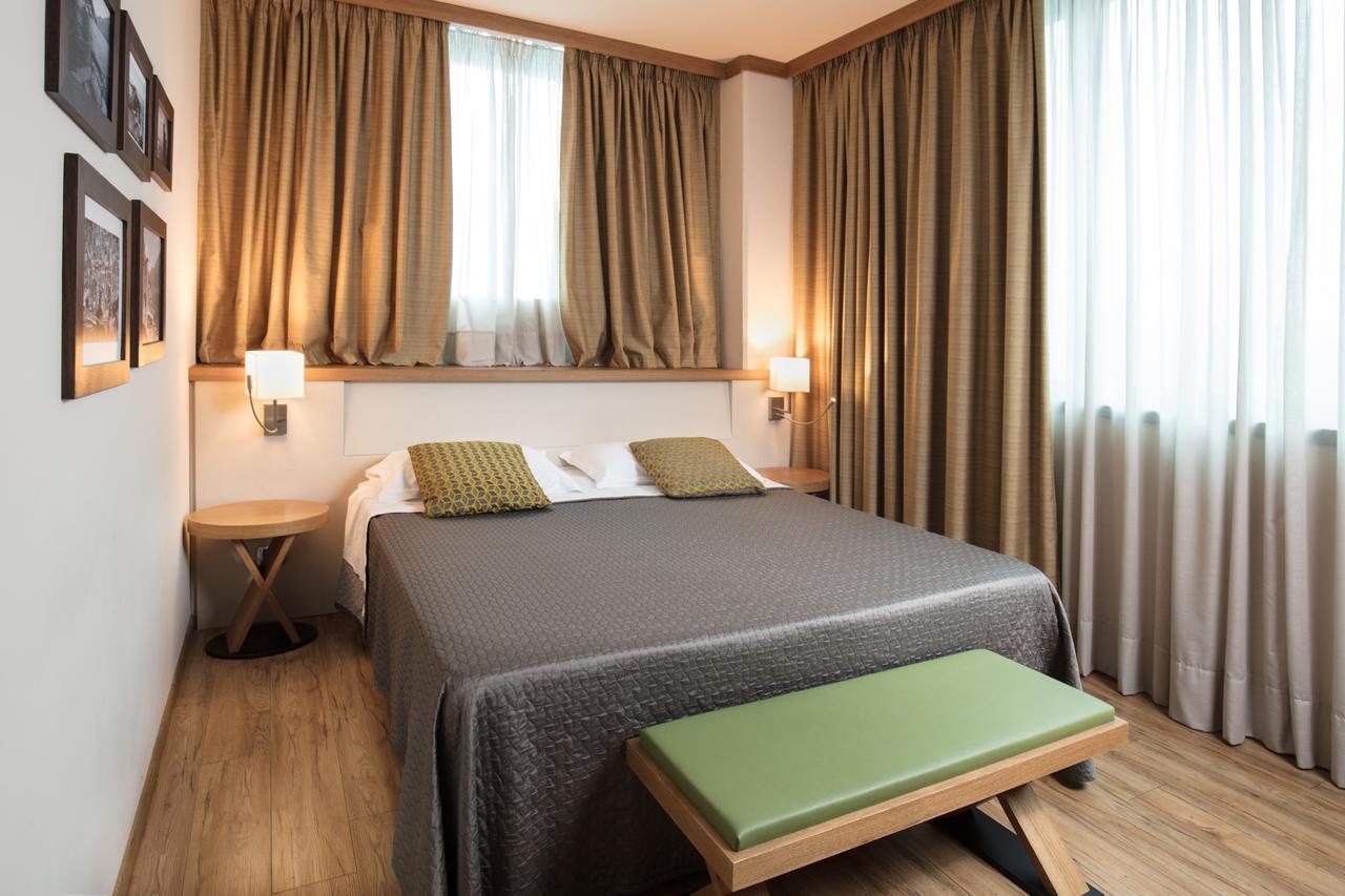 Garda Hotel モンティキアーリ エクステリア 写真